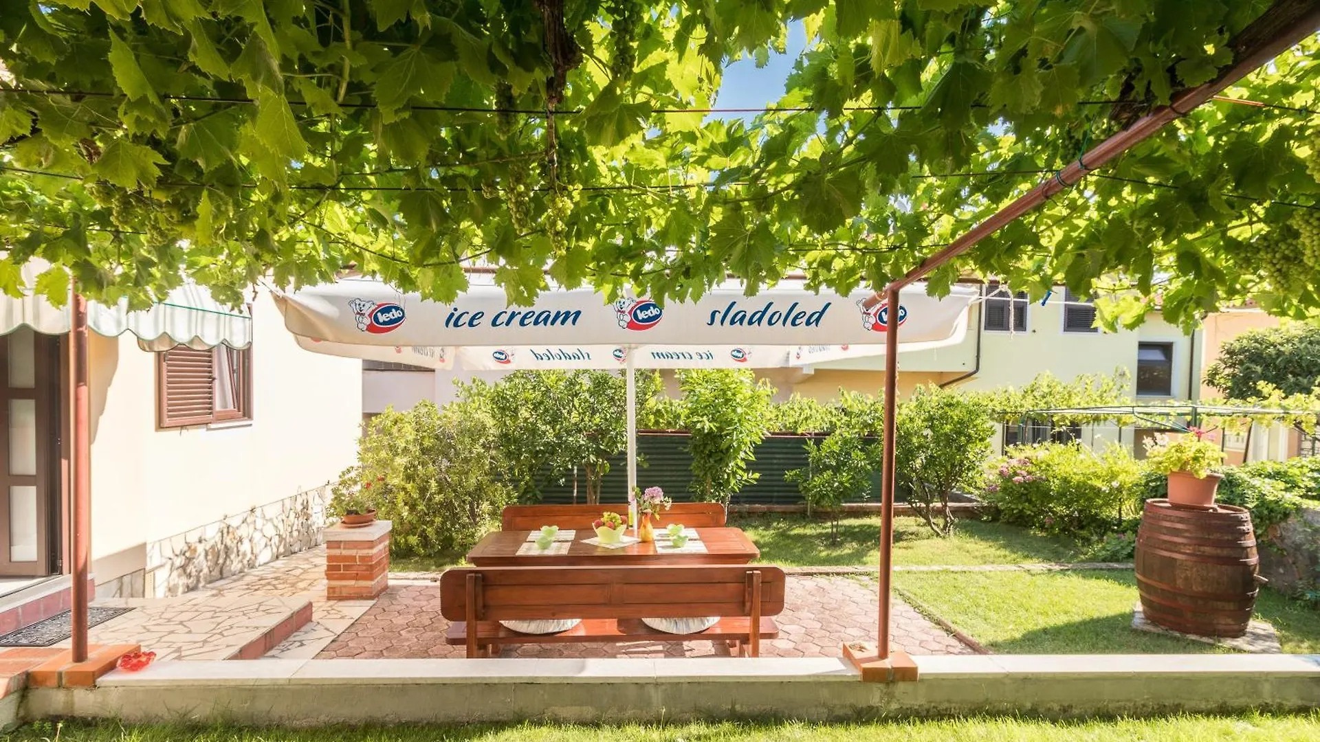 Garden Escape Zupanic Apartment Pula Croatia